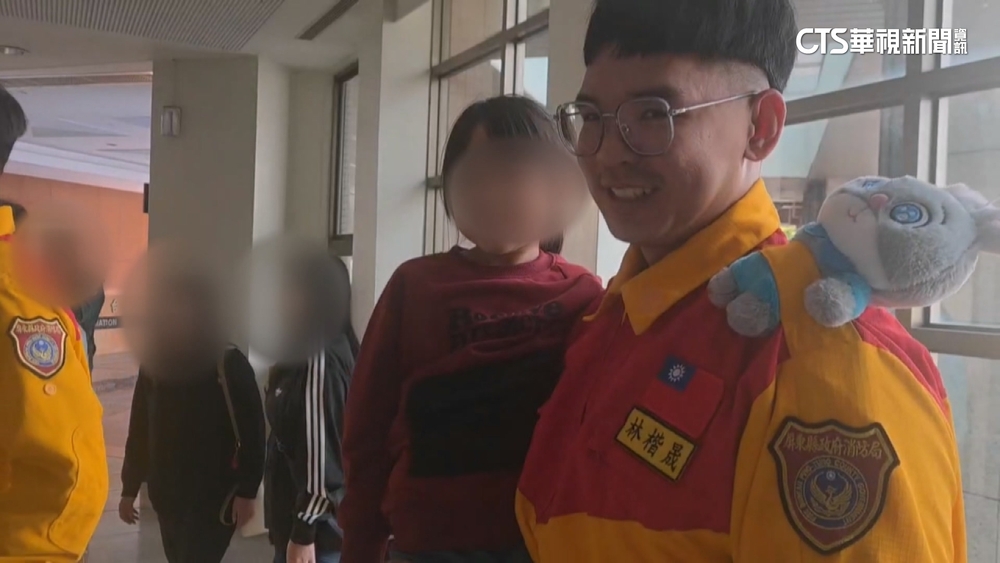 馬太鞍溪溢流奇蹟獲救　小沂寫卡片謝消防叔叔