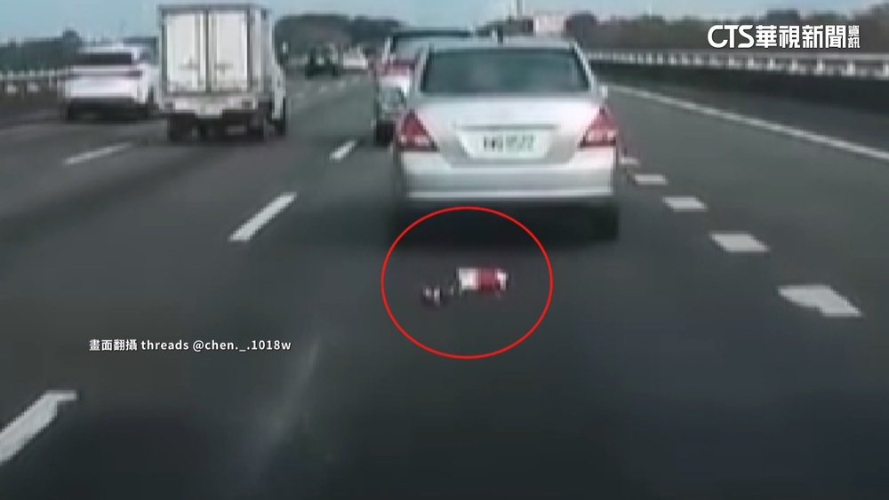 疑無人機闖國道！墜落砸慢車道車　目擊駕駛急閃