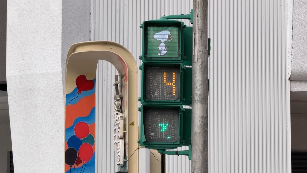 史努比紅綠燈在台中！市府推「最可愛交通安全城市」　經典角色現身公車站、停車場