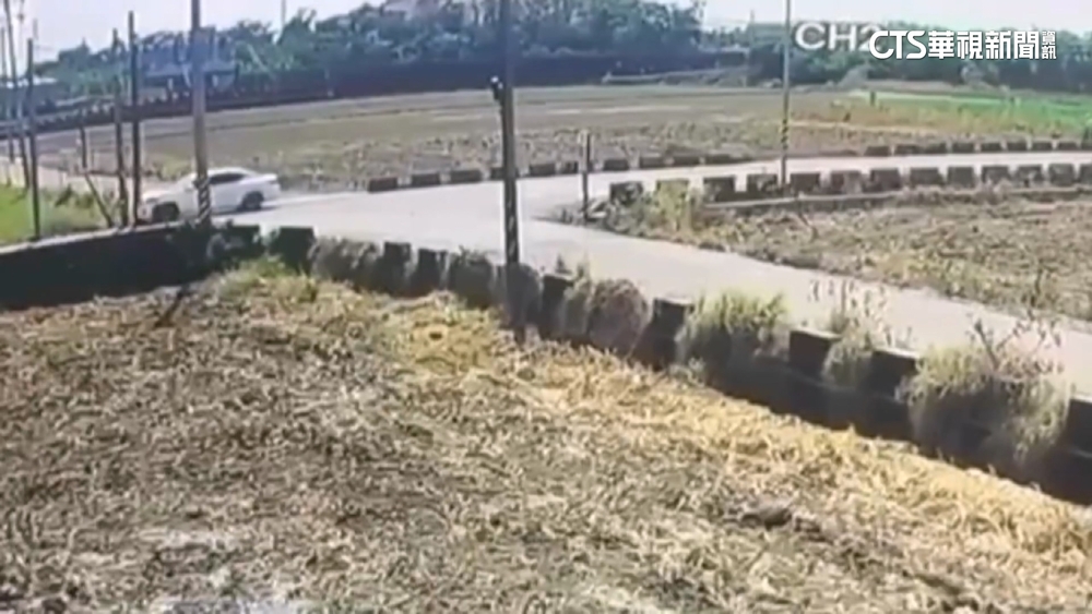 悚！男不滿分手槍殺女友　「載屍繞1天」自撞電桿曝案情