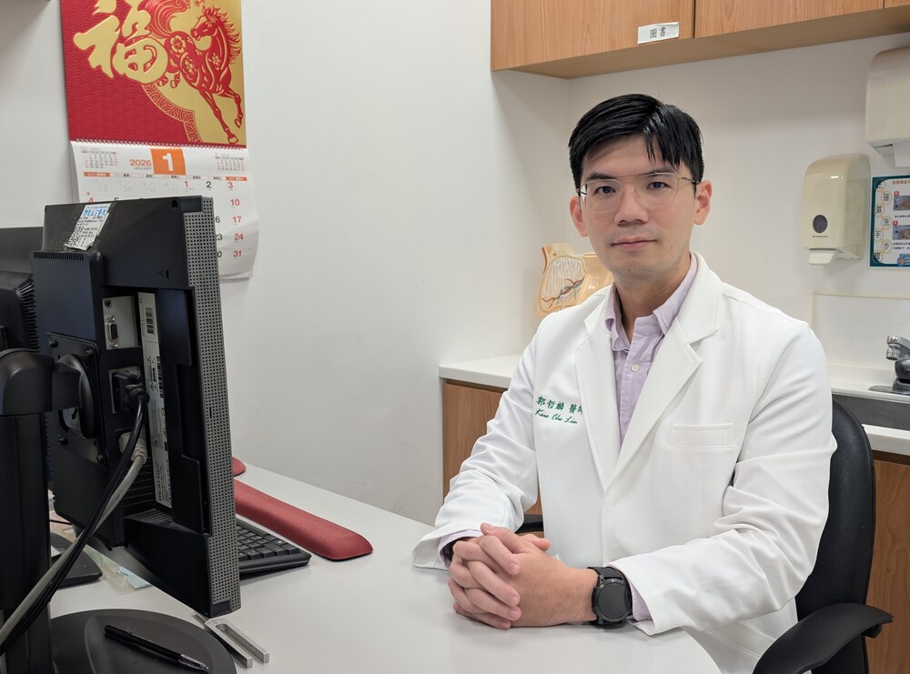 「感冒臉腫痛、鼻腔腐敗味」竟是慢性鼻竇炎！　醫師曝嚴重恐需手術治療