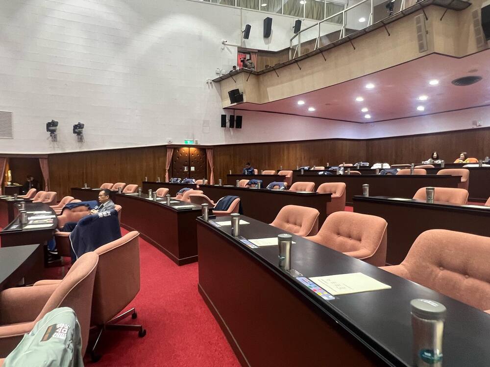 藍白提賴總統彈劾案！ 綠委曝審查會現場「空蕩蕩」酸：自己人都不捧場