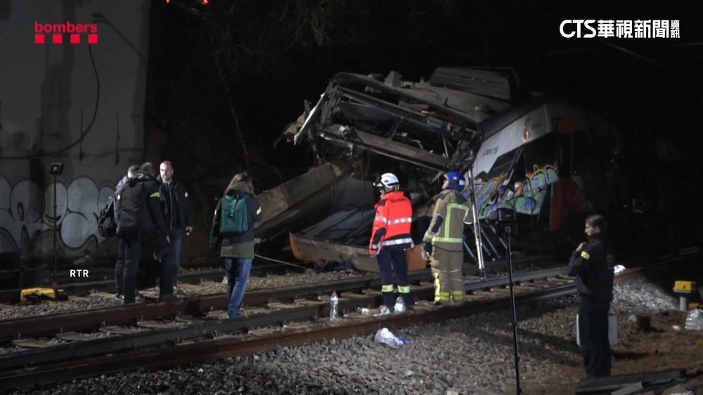 高鐵對撞後又出事！　西班牙通勤列車脫軌釀1死37傷