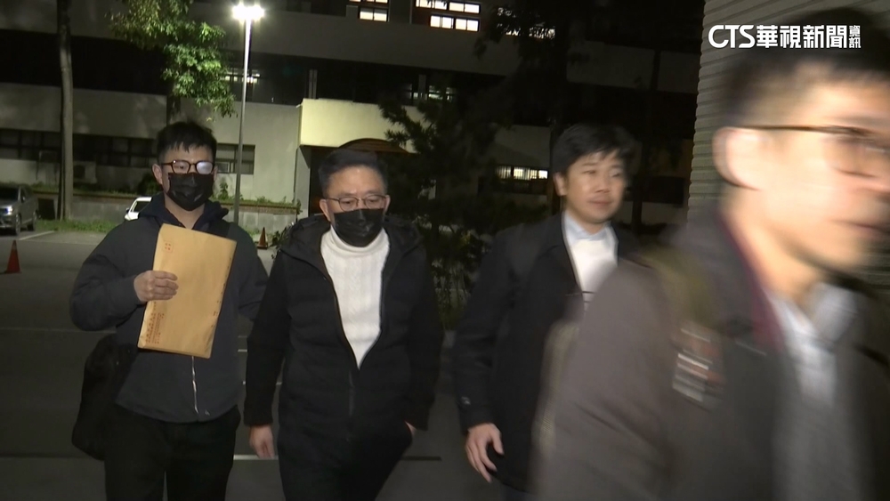 「西門町地王」吳振隆疑涉內線交易　訊後以百萬交保