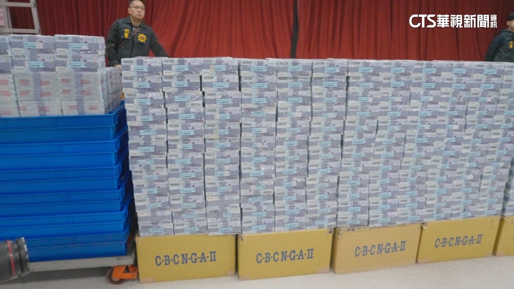 嘉義市普發6千！　黃敏惠親點15.8億現鈔「錢牆」超壯觀