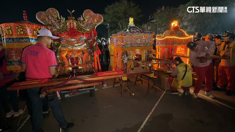 山邊媽、旱溪媽、大庄媽攜手　「神級貴賓」同逛旱溪夜市