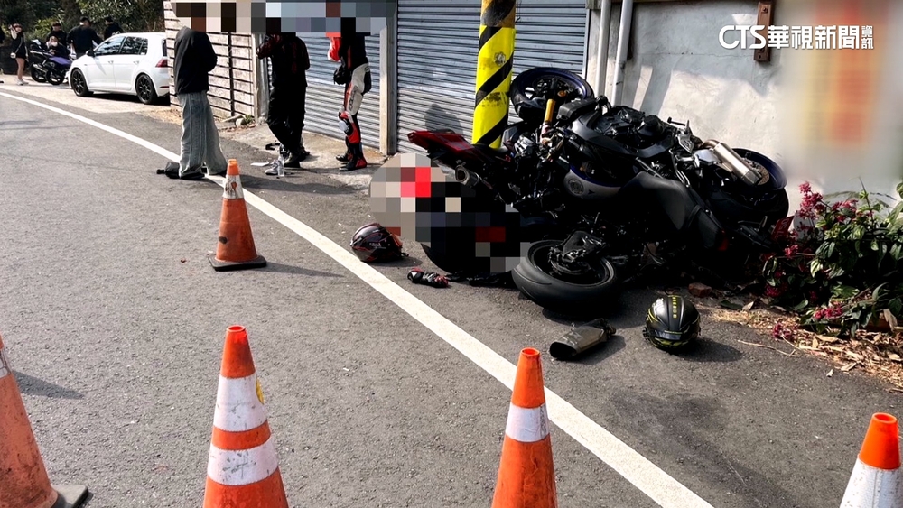 嘉義阿婆彎又出事！20歲騎士過彎失控　掃倒路邊2重機
