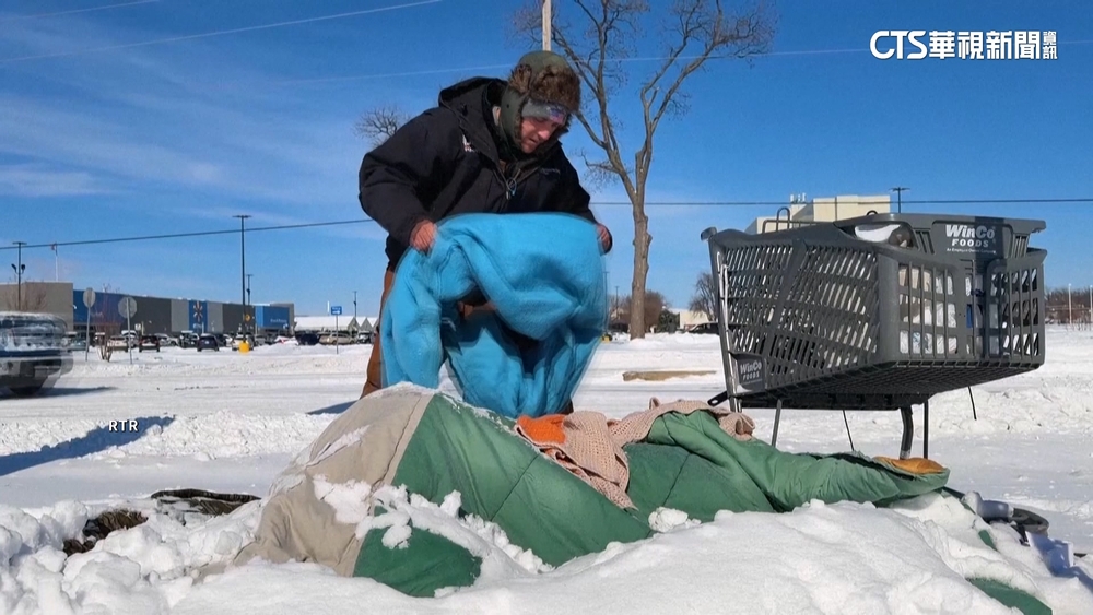 冬季風暴襲擊半個美國　逾1.2萬航班延誤取消