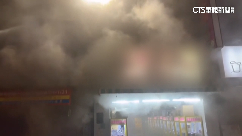 新營髮廊火警延燒3戶　知名蛋餅店.雞魯飯店遭波及