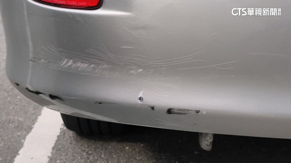 禮讓消防員過馬路遭後方車追撞　女遭抱怨急剎害撞