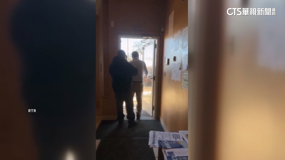 美ICE人員再惹議！欲闖厄瓜多使館　與外交人員爆衝突