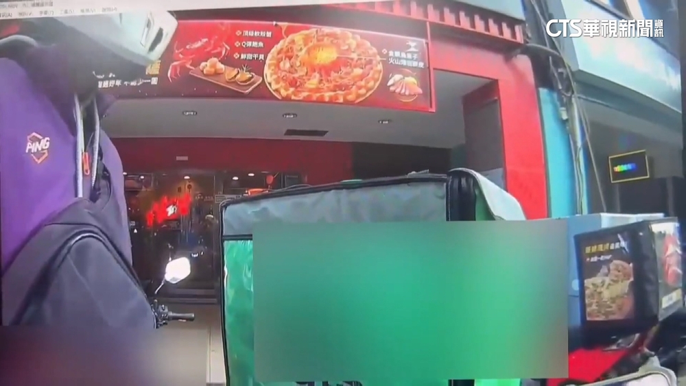 跨雙黃線遭開單！　外送員逼近嗆警「米蟲.找麻煩」