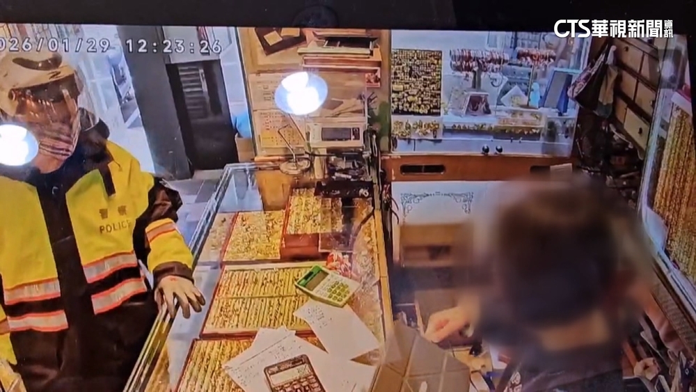 男扮「假警察」搶銀樓！　持榔頭打闆娘　逃48小時落網