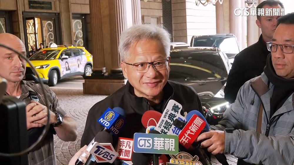 黃仁勳中文拜年！　祝「馬上賺錢」講完「自己笑出來」