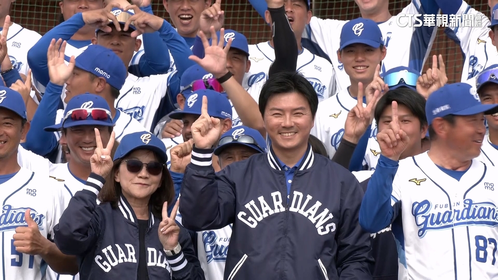 富邦悍將開訓高喊「不一樣了」　菜鳥宣言逗笑全場