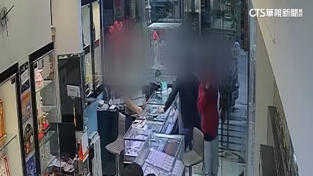 假買金飾真行竊！偷走97萬元金條　2男被逮送辦