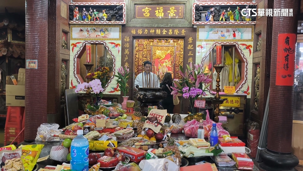 2/4立春後「正式進入馬年」！　民眾湧土地公廟祈福