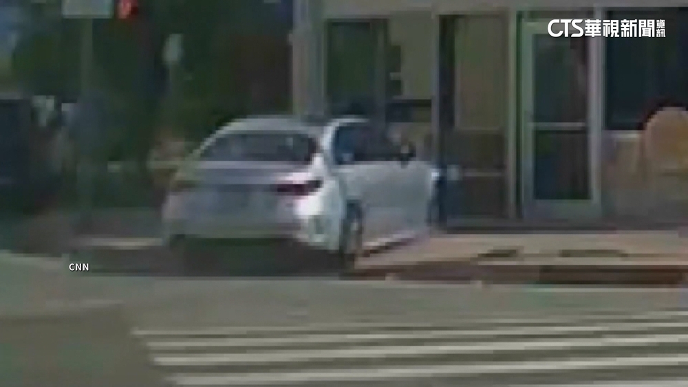 美國洛城轎車衝撞華人超市　造成至少3死6傷