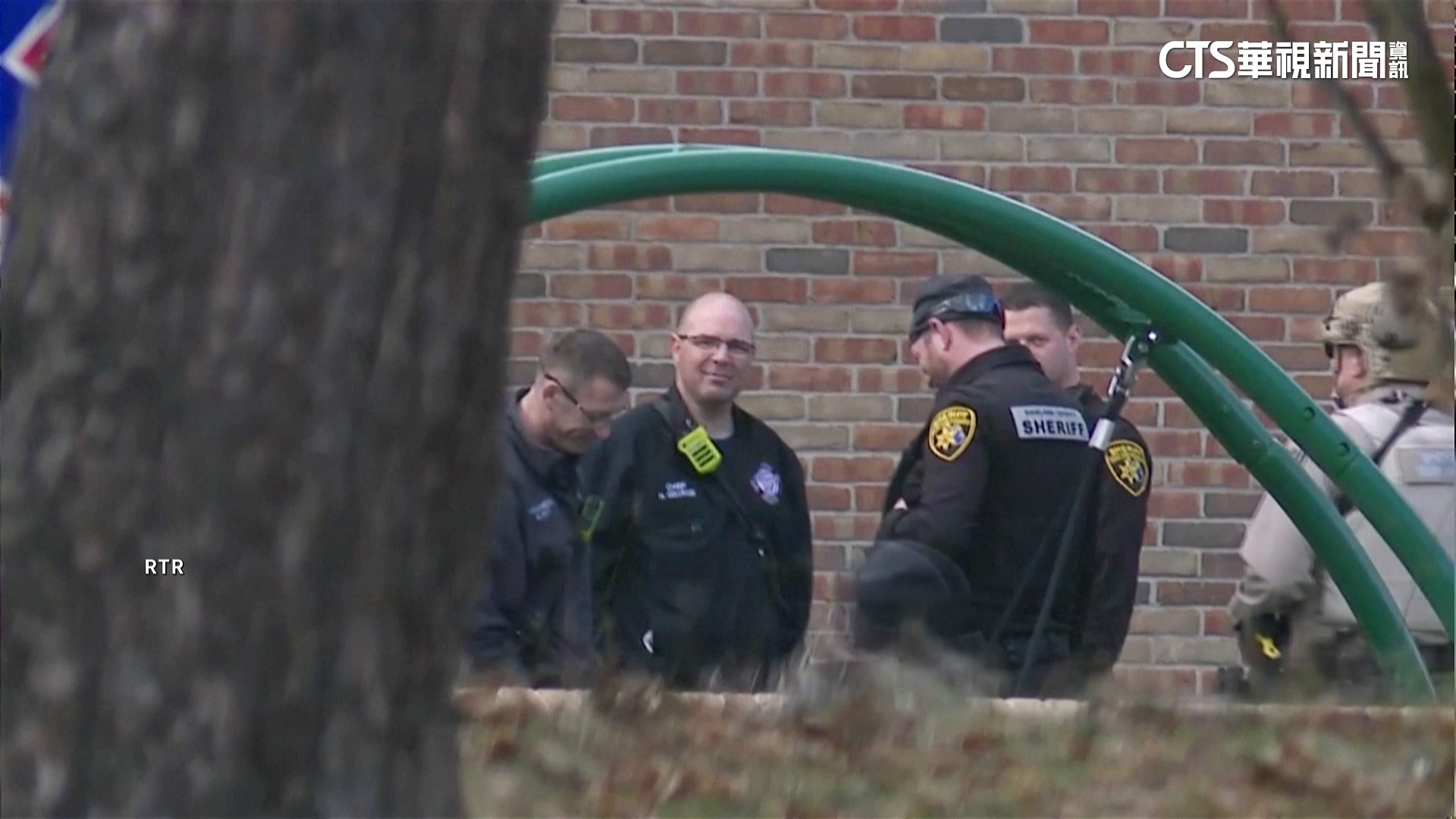 底特律猶太會堂遇襲.卡車衝撞爆衝突　男嫌喪命